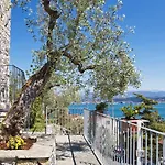 La Terrazza Con L'ulivo - Con Terrazza E Vista Sul Golfo Dei Poeti Vendégház La Spezia