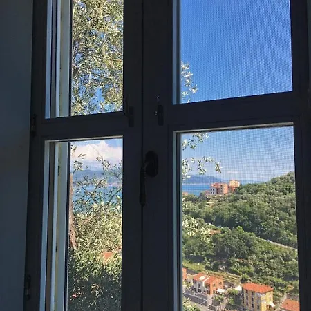 Maison d'hôtes La Terrazza Con L'ulivo - Con Terrazza E Vista Sul Golfo Dei Poeti *