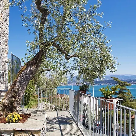 La Terrazza Con L'ulivo - Con Terrazza E Vista Sul Golfo Dei Poeti Gasthof La Spezia